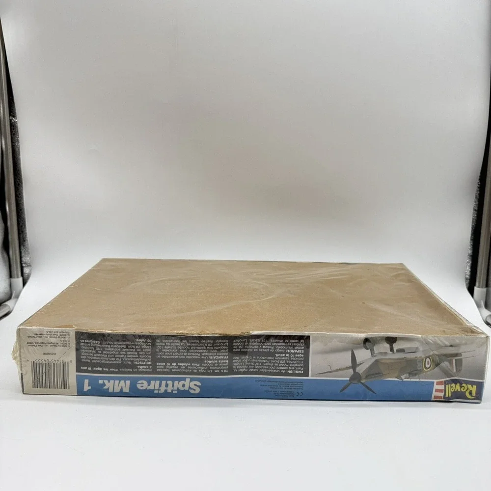 Revell Spitfire Mk.1 Lone Eagles 1/32 Scale Airplane Model Kit #4555 New Vintage